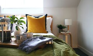 Beautiful 6-bed - Sleeps 12 - Stunning Views