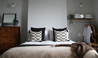 Beautiful 6-bed - Sleeps 12 - Stunning Views