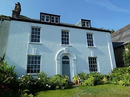 Beautiful 6-bed - Sleeps 12 - Stunning Views