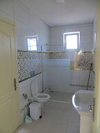 Dalyandreams Villa Sleeps12-pool-wifi-ac-parking