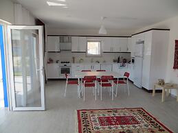 Dalyandreams Villa Sleeps12-pool-wifi-ac-parking