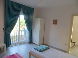 Dalyandreams Villa Sleeps12-pool-wifi-ac-parking