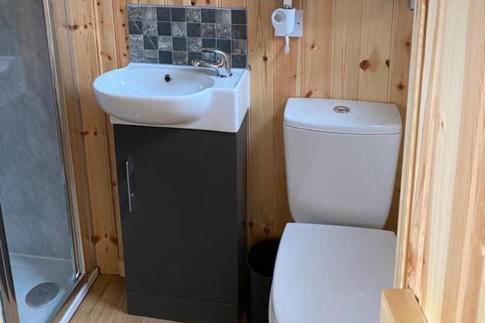 Woodhead Shepherds Hut - Sleeps 2 - Mailer Farm