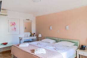 Melina Beach Hotel