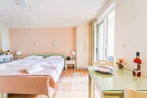 Melina Beach Hotel
