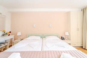 Melina Beach Hotel