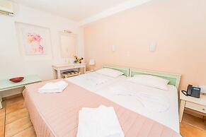 Melina Beach Hotel