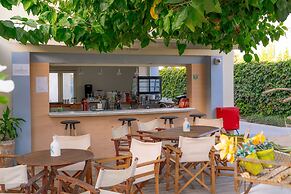 Melina Beach Hotel