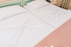 Melina Beach Hotel