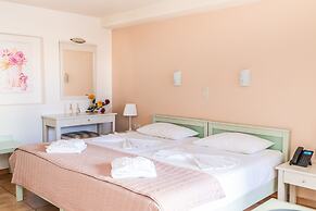 Melina Beach Hotel