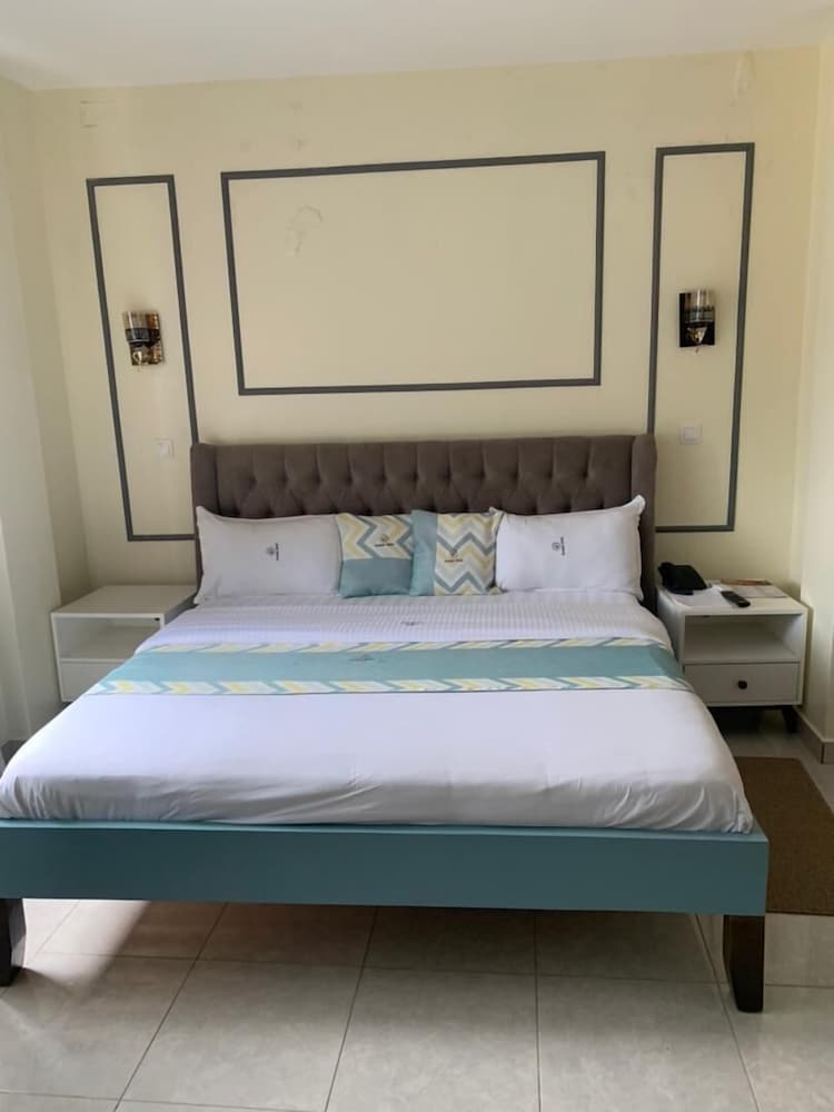 Avesta Hotel