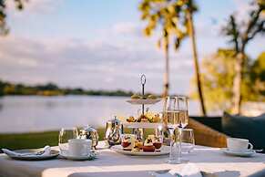 Palm River Hotel