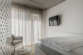 CLOUD No7 STUDIOS