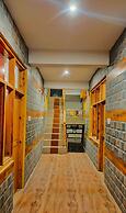 Madpackers Jibhi - Hostel
