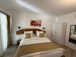 Alaçatı Otel Rebetiko