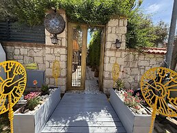Alaçatı Otel Rebetiko