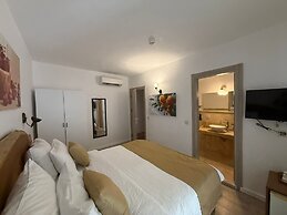 Alaçatı Otel Rebetiko
