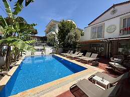 Alaçatı Otel Rebetiko