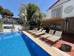 Alaçatı Otel Rebetiko