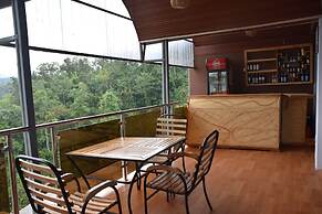 Chimpanzee Lodge