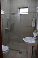 Chimpanzee Lodge
