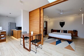 408 Luxurious Apt King Bed