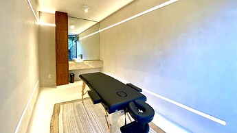 408 Luxurious Apt King Bed