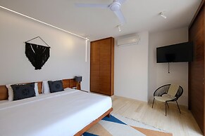 404 Awesome 1Br designer by StayPodio