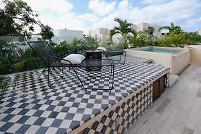 404 Awesome 1Br designer by StayPodio