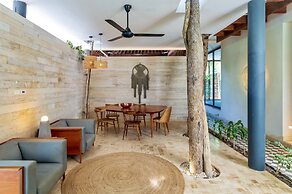404 Awesome 1Br designer by StayPodio