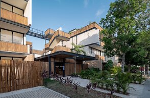 Two Bedroom Luxury Apartment by TuLuna
