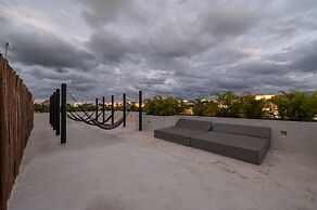 Two Bedroom Luxury Apartment by TuLuna