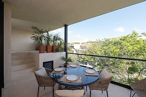 Two Bedroom Luxury Apartment by TuLuna