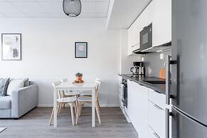 2BR Downtown Home with Balcony & BEST Location