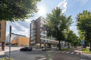 2BR Downtown Home with Balcony & BEST Location