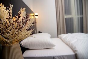 Garden City Hotel