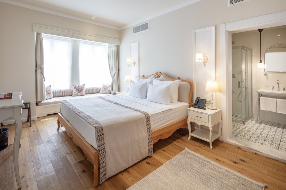 Rasim Palas (Adults Only +12)