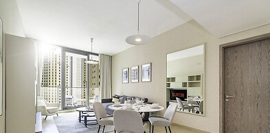 LUX Contemporary Suite Marina View 3
