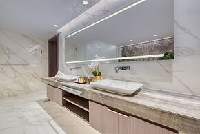 Ultra Luxurious 4 Bed Apartment