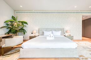 Ultra Luxurious 4 Bed Apartment