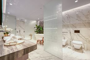 Ultra Luxurious 4 Bed Apartment