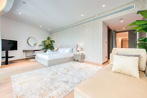 Ultra Luxurious 4 Bed Apartment