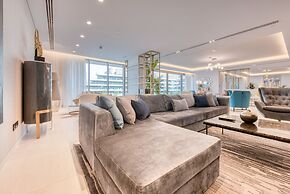 Ultra Luxurious 4 Bed Apartment
