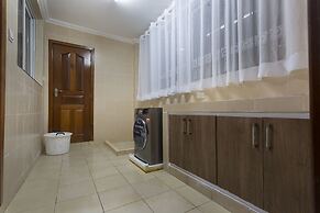 Urban Brooks Luxury Apartment