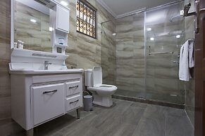 Urban Brooks Luxury Apartment