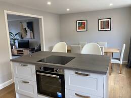 Leeward House - Donnini Apartments
