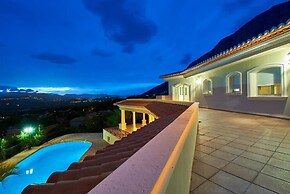 Luxury Villa With Pool and Spectacular View in Javea