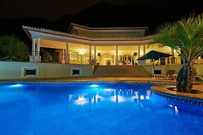 Luxury Villa With Pool and Spectacular View in Javea