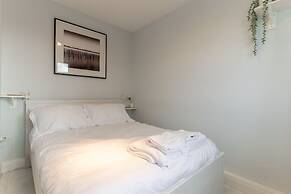 Stunning Clifton Flat in Amazing Central Location