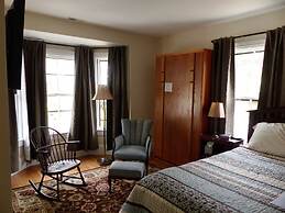 Davis Square Inn